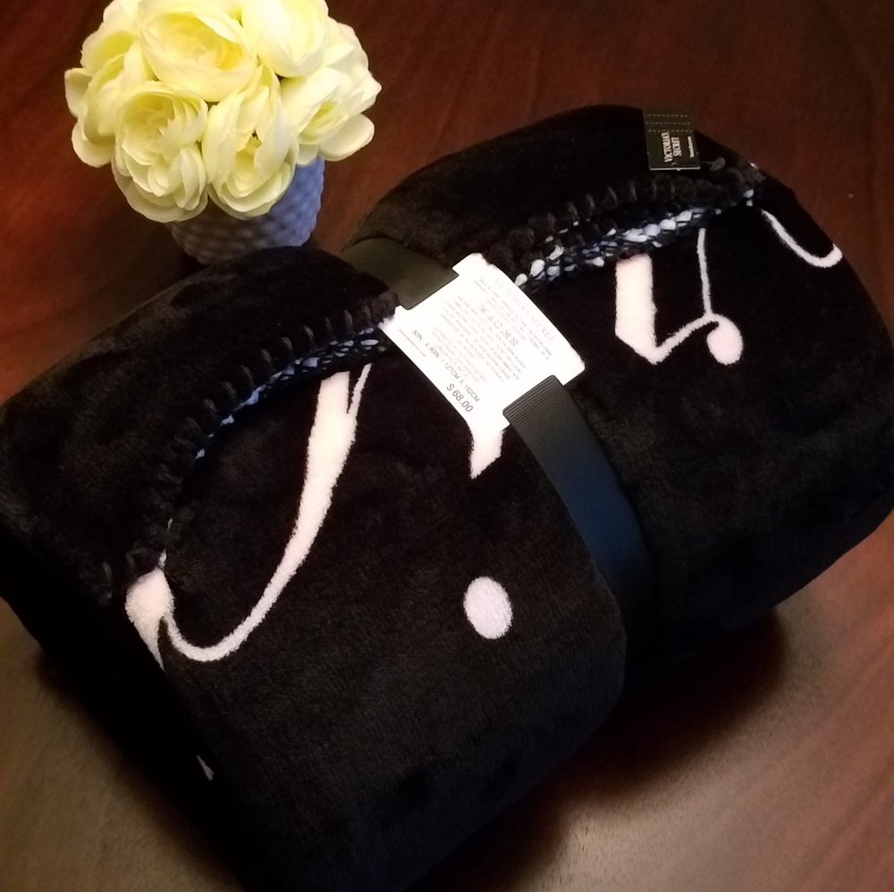 NWT Victoria's Secret Sherpa